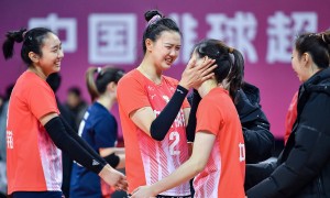 女排-张常宁负效率江苏3-2 李盈莹轰18分天津3-1上海